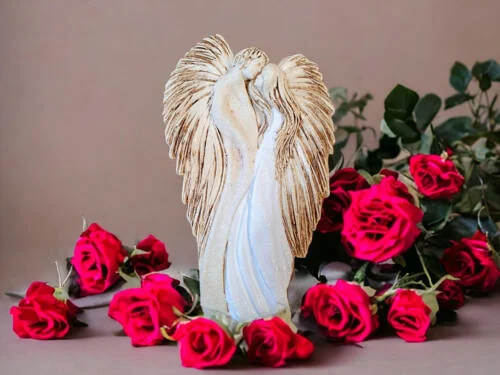 Figurka zakochanych aniołów - wiszące biało beżowe -  35 x 21 cm figurka dekoracyjna