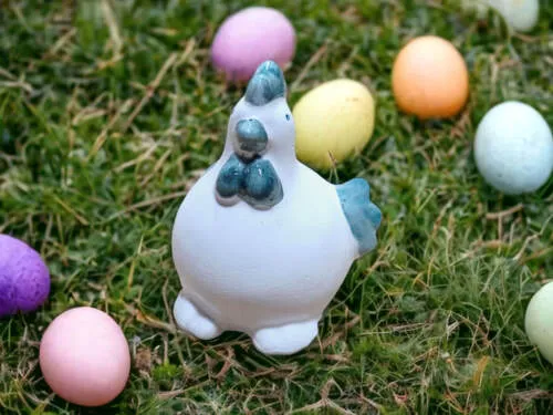 Kurka wielkanocna - turkusowa -  8 x 7 cm