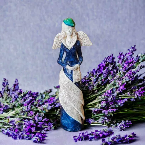 Figurka anioła Charlotte - granat -  32 x 15 cm figurka dekoracyjna