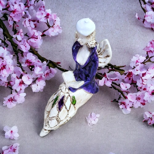 Figurka  anioła Loretta - fiolet ciemny -  15 cm figurka dekoracyjna