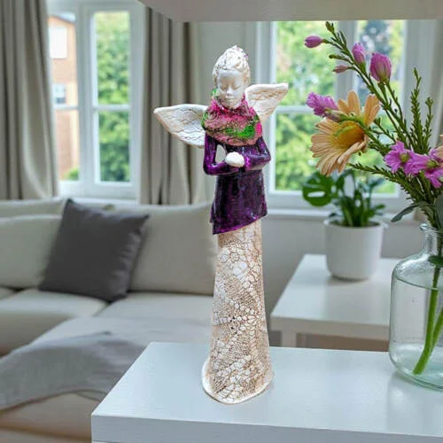 Figurka anioła Catherine - fiolet -  35 x 15 cm figurka dekoracyjna