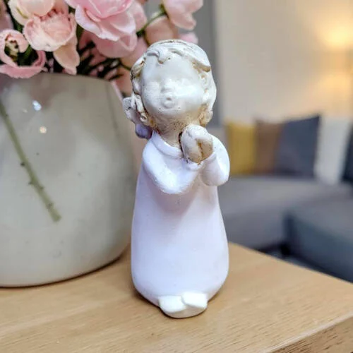 Figurka anioła Marcela - biały -  15 x 7.5 cm figurka dekoracyjna