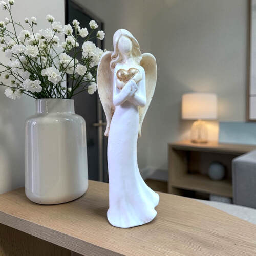 Figurka Aniołka Ayla ze złotym sercem - biała -  15 x 7.5 cm figurka dekoracyjna