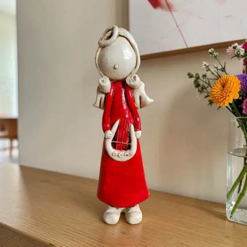 Figurka anioła Szarpidruta - czerwona -  27 x 8 cm figurka dekoracyjna