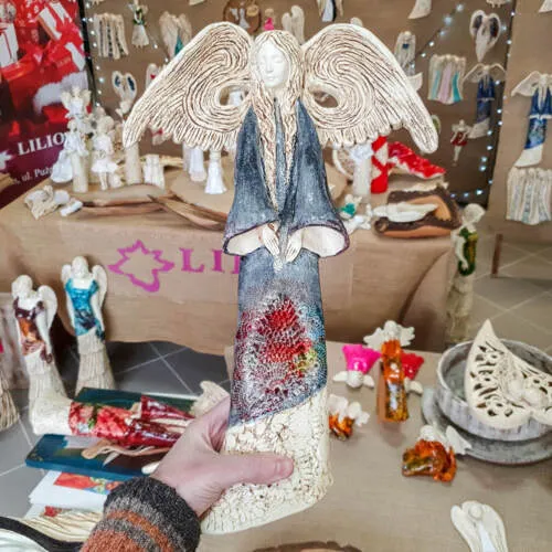 Figurka anioła Clara Art - szara  -  40 x 28 cm figurka dekoracyjna