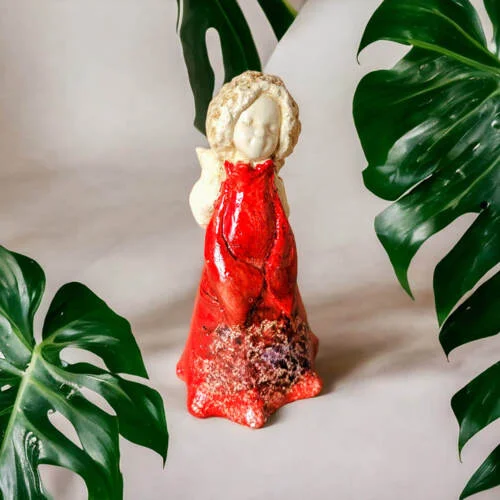 Figurka anioła MaryAnn Art - czerwony -  15 x 7.5 cm figurka dekoracyjna