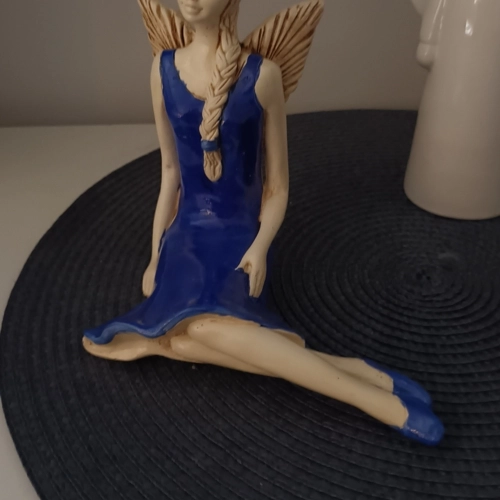 Figurka anioła Matilda - granat -  15 cm figurka dekoracyjna