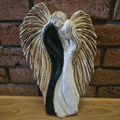 Figurka zakochanych aniołów - wisząca biało czarna -  35 x 21 cm figurka dekoracyjna