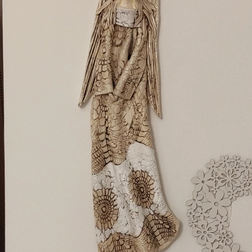 Figurka Genesis - biała - duży anioł na ścianę -  55 x 20 cm figurka dekoracyjna