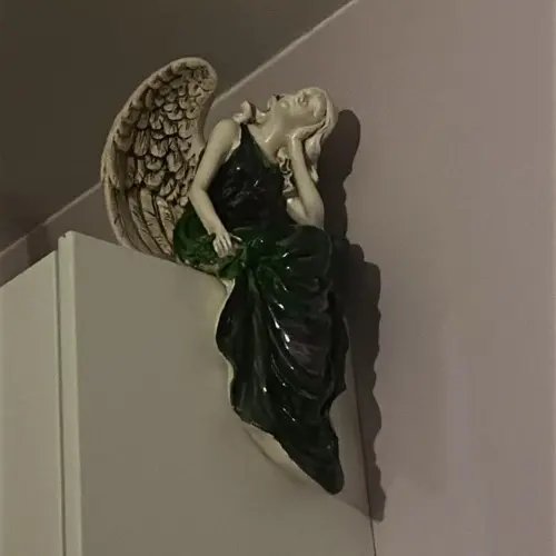 Figurka anioła od Św. Rity - zielony fiolet -  47 x 25 cm figurka dekoracyjna