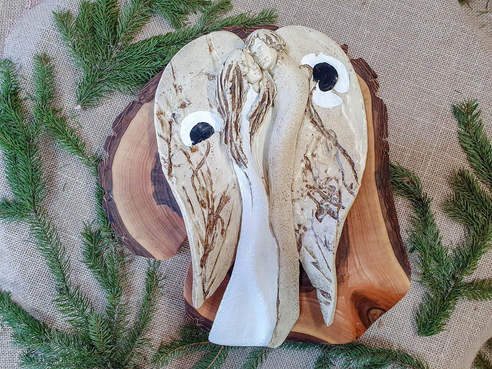 Figurka Kochające Anioły - wiszące białe - 35 x 21 cm