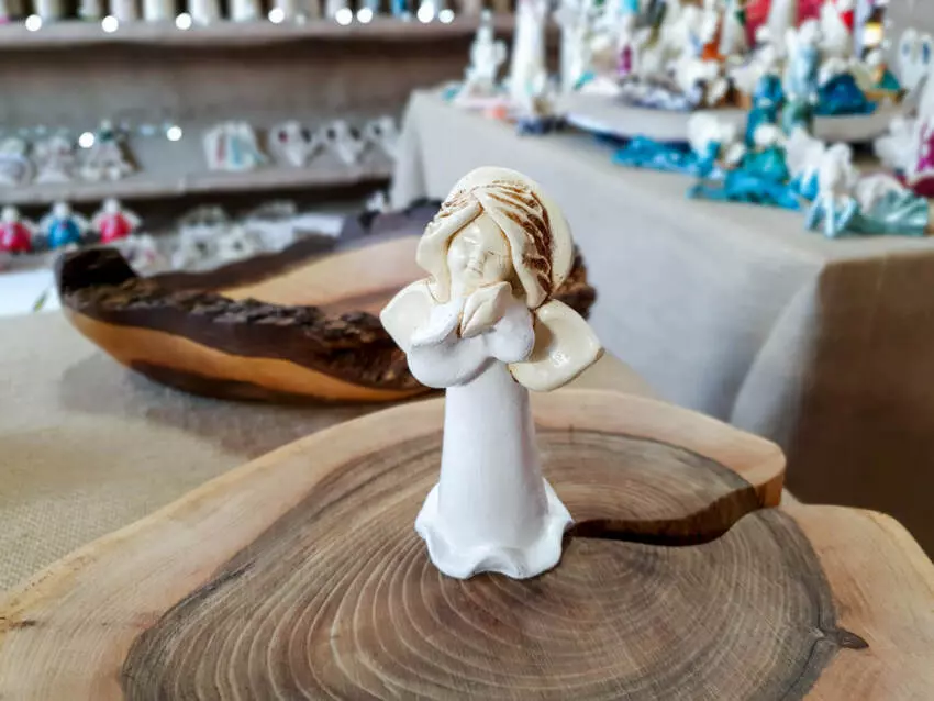 Figurka anioła Adam - stojąca biała -  13 cm figurka dekoracyjna