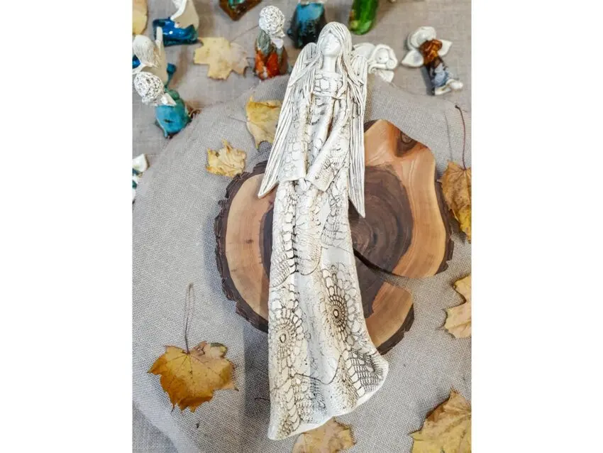 Figurka anioła Genesis - wisząca beżowa -  55 x 20 cm figurka dekoracyjna