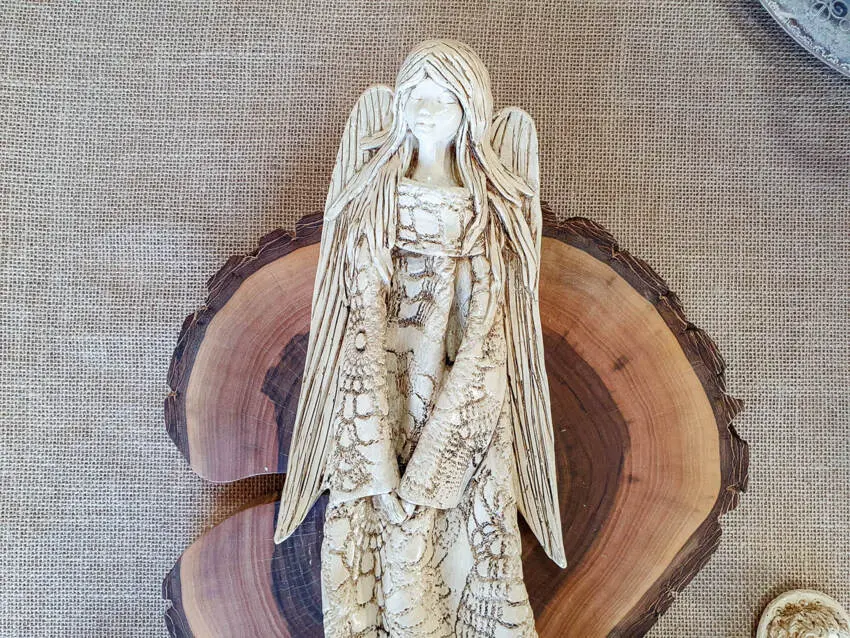 Figurka anioła Genesis - wisząca beżowa -  55 x 20 cm figurka dekoracyjna