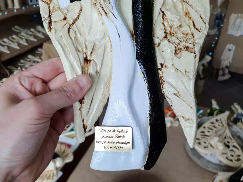 Figurka kochających aniołów - czarno białe wiszące -  35 x 21 cm figurka dekoracyjna