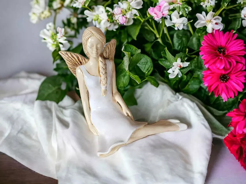 Figurka anioła 751 -  15 cm figurka dekoracyjna