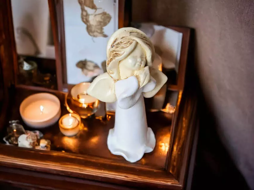 Figurka anioła Adam - stojąca biała -  13 cm figurka dekoracyjna