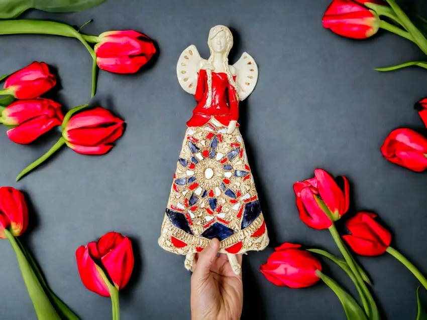 Figurka anioła Heather - czerwony granat
 -  35 x 15 cm figurka dekoracyjna